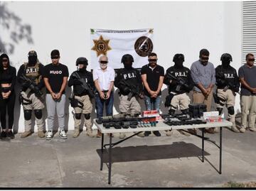 Detienen a 7 personas en carretera de Yucatán; les aseguran armamento y dos vehículos de lujo