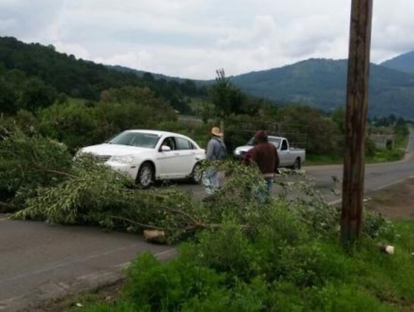 Indígenas protestan contra instalación de casillas en Michoacán