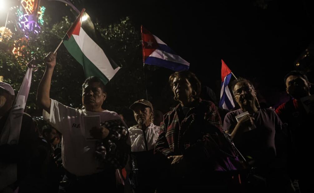 Cubanos en México protestan en embajada de EU contra bloqueo ante votación en la ONU (28/10/2025). Foto: Gabriel Pano / EL UNIVERSAL