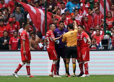 Talavera, suspendido dos partidos por insultos a César Ramos