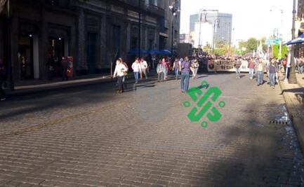 Integrantes del SME marchan rumbo a Palacio Nacional; exigen audiencia con AMLO