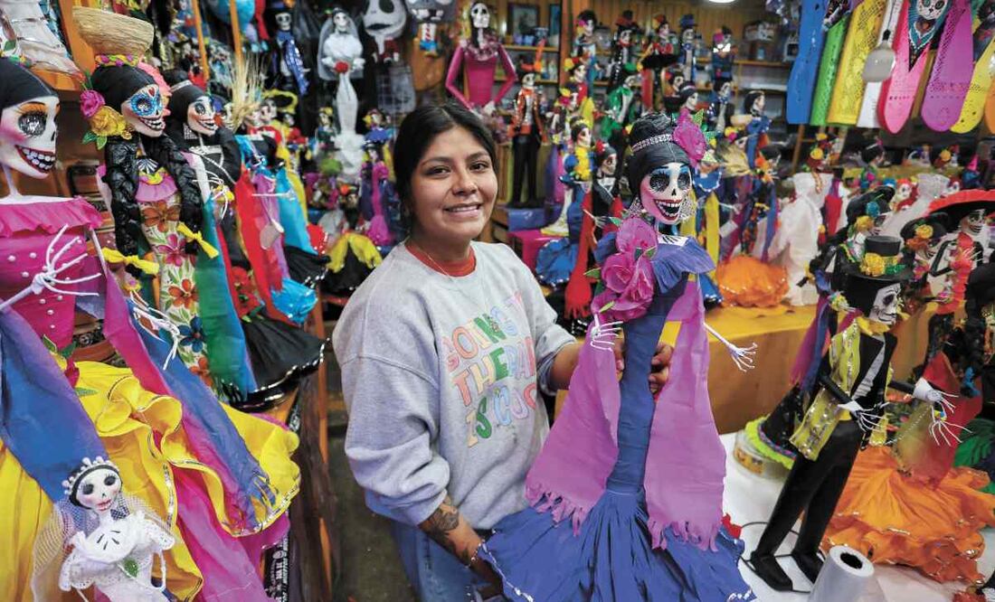 Artículos para las ofrendas de Día de Muertos en el Mercado de Jamaica. Foto: Luis Camacho / EL UNIVERSAL