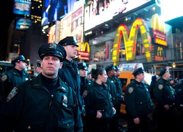 Auto atropella a peatones en Nueva York; hay al menos 10 heridos