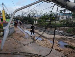 Huracán "Melissa": Embajada de México en Jamaica regresa  en vuelo a 20 mexicanos; "es por solidaridad", afirma
