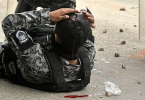 VIDEO: Policías y manifestantes chocan en Bolivia; operativo para desbloquear ruta deja 20 heridos