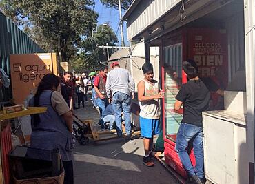 Retiran 45 puestos de inmediaciones de Hospital La Raza