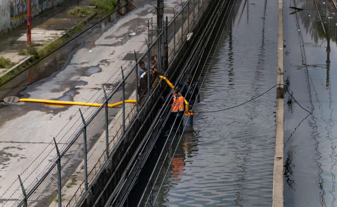 Continúan labores para desalojar el agua en tramo Santa Marta–Los Reyes de la Línea A del Metro (15/09/2025). Foto: Hugo Salvador / EL UNIVERSAL