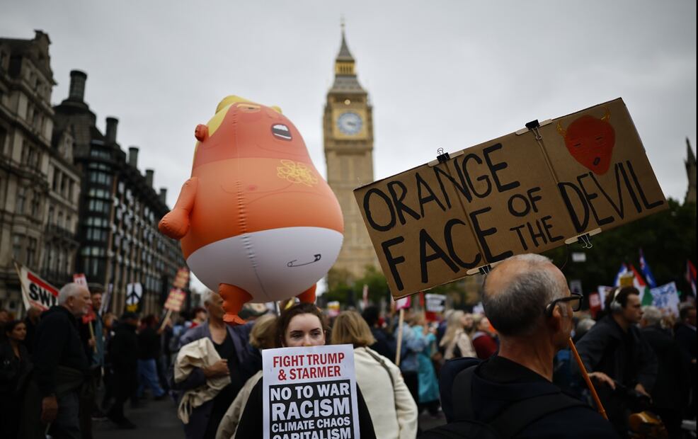 Miles de personas se concentraron en el centro de Londres para protestar contra  la visita de Estado del presidente de Estados Unidos, Donald Trump, en Reino Unido, el 17 de septiembre de 2025. Foto: EFE