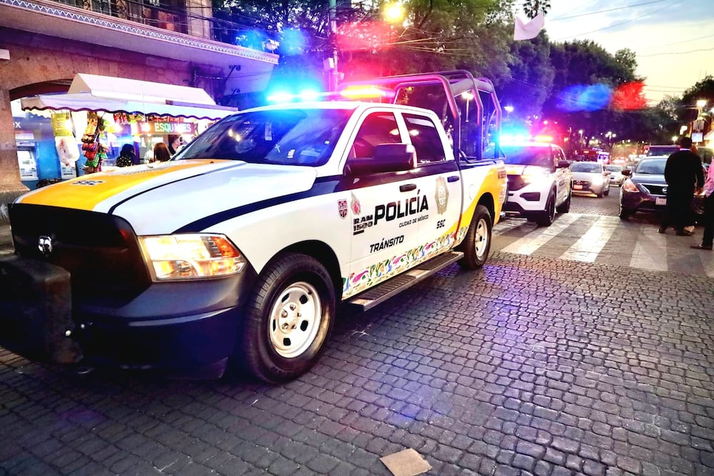 Refuerzan operativo para recuperar espacios públicos en Coyoacán; retiran motocicletas y objetos que obstruían vialidades. Foto: Especial