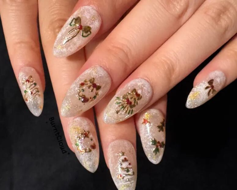 Uñas Snow nails. Foto: Etsy