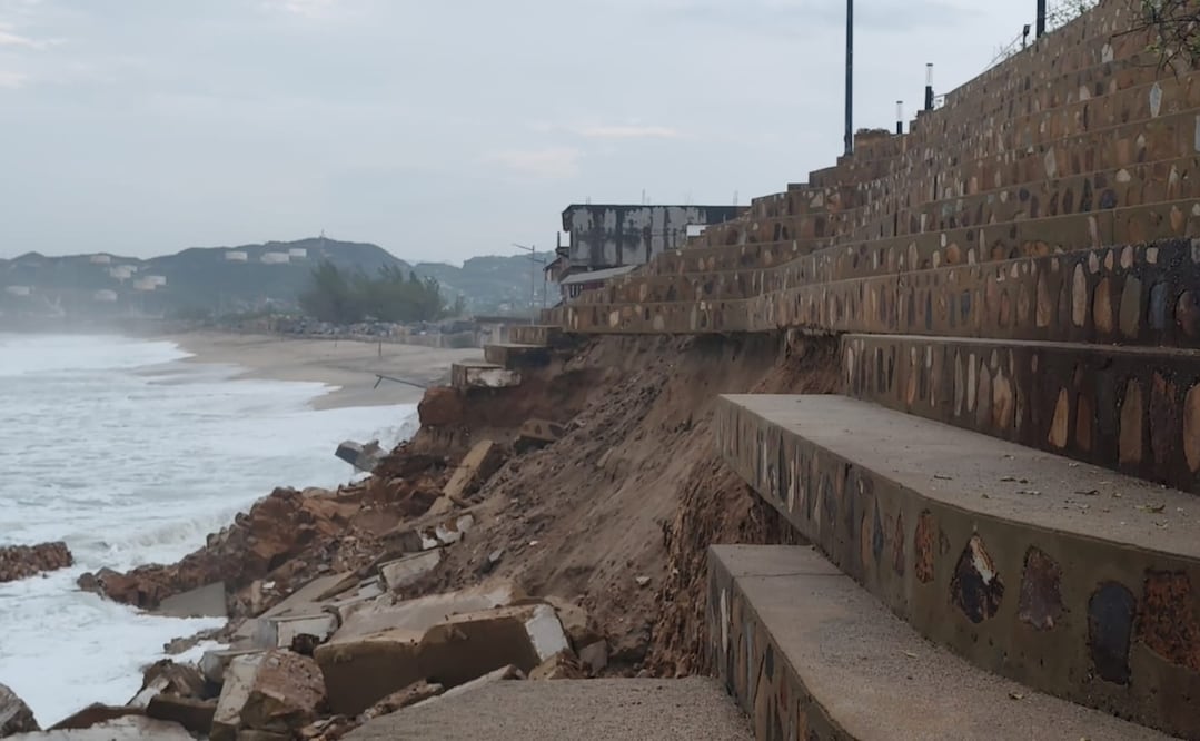  Las escalinatas del mirador solo se rellenaron de arena que en 72 horas devoró el mar. Foto: Especial