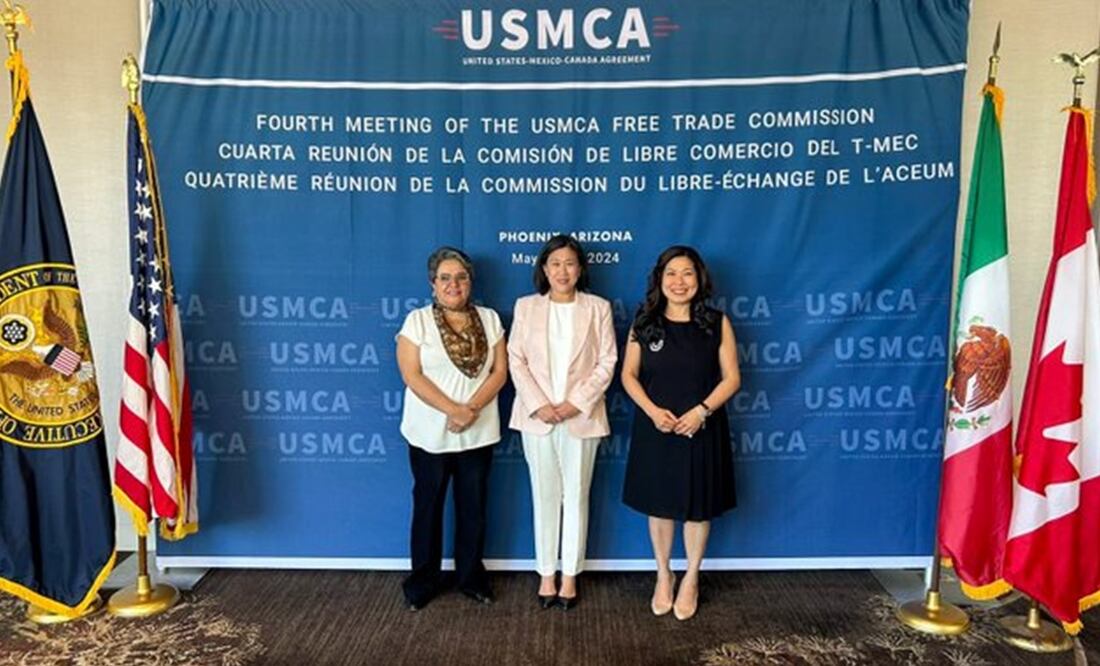 La secretaria de Economía, Raquel Buenrostro, la representante de comercio estadounidense, Katherine Tai, y la ministra de Promoción de Exportaciones, Comercio Internacional y Desarrollo Económico de Canadá, Mary Ng, se reunieron este miércoles en la sesión de la Comisión de Libre Comercio del T-MEC en Phoenix, Arizona. Foto: X @SE_mx