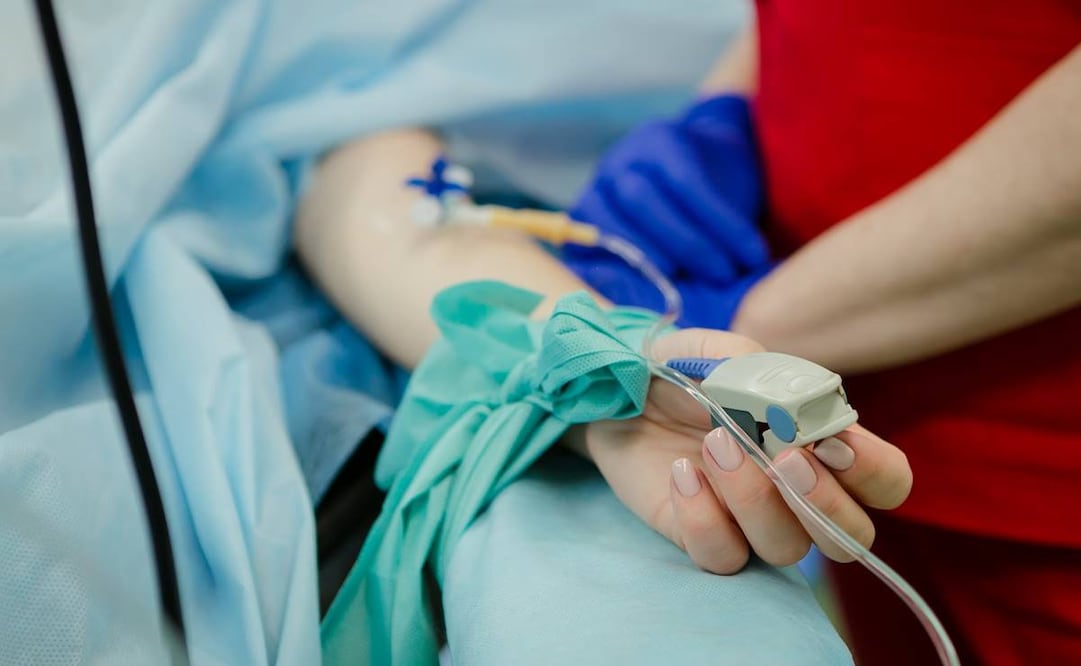 La primera persona a la que el Estado peruano le aprobó la eutanasia, Ana Estrada, quien padecía de una enfermedad degenerativa progresiva, murió este domingo mediante este procedimiento médico. Foto: Unplash