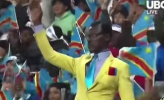 Copa Africana de Naciones: Aficionado del Congo se vuelve viral por permanecer como estatua durante todo el partido