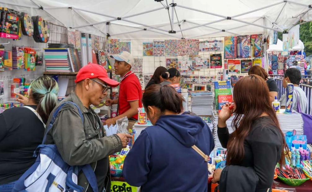 “Está barato y variado”, dicen padres en Expo Regreso a Clases de Iztapalapa; comparan precios con el Centro Histórico.
Foto: Karla Guerrero / EL UNIVERSAL