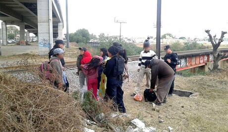 Detienen a 54 falsos migrantes en Ecatepec