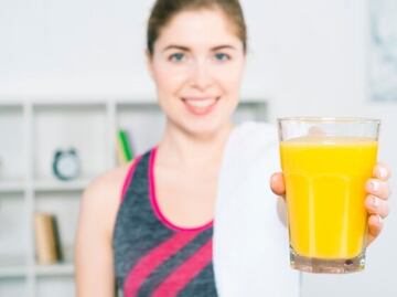 Pierde peso y quema grasa con este jugo de nopal, piña, apio y toronja