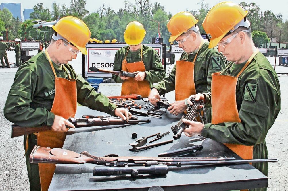 Personal del Ejército destruyó las 31 mil 506 armas en la explanada del Campo Militar Número 1 y en las diferentes zonas militares (ARCHIVO. EL UNIVERSAL)
