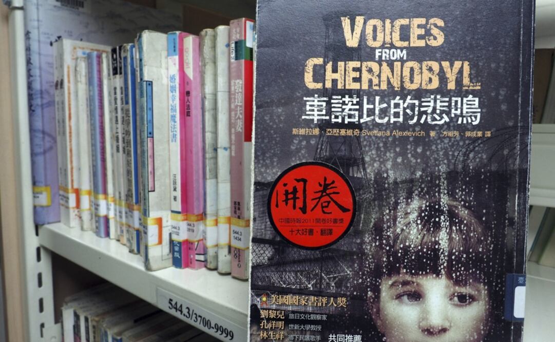 La editorial DE Bolsillo publicó en enero de 2015 la obra "Voces de Chernóbil. Crónica del futuro". (FOTO: EFE)