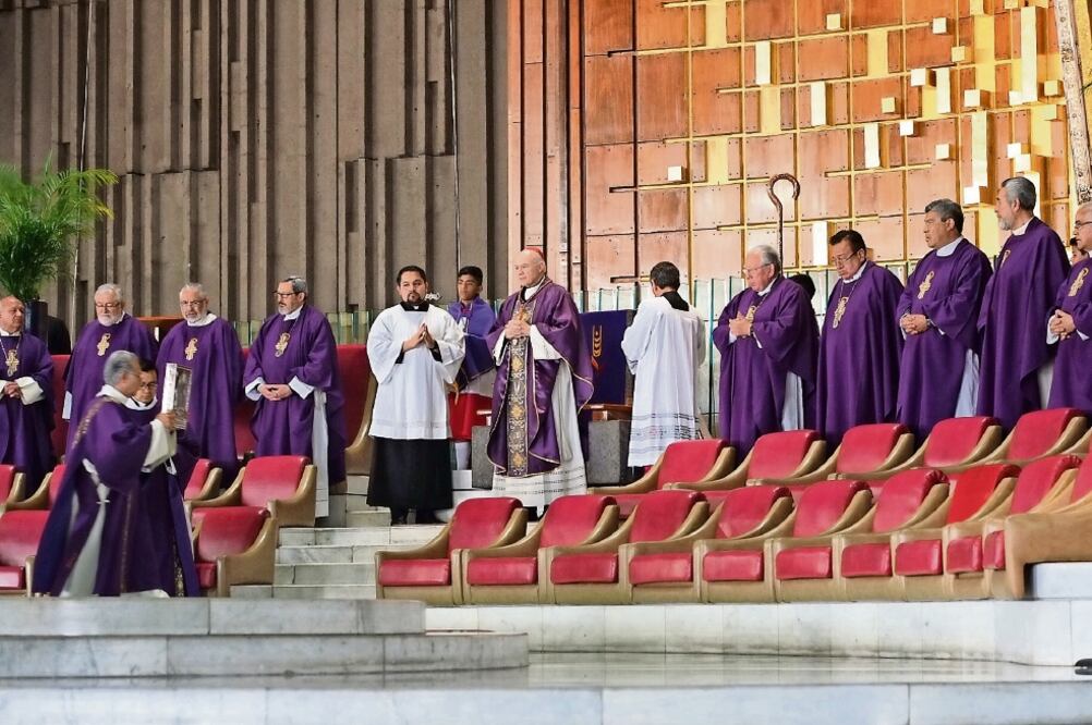 En el mensaje litúrgico se invitó a la feligresía que acudió a la Basílica de Guadalupe a trabajar por reconstruir el tejido social de México. (CUARTOSCURO)