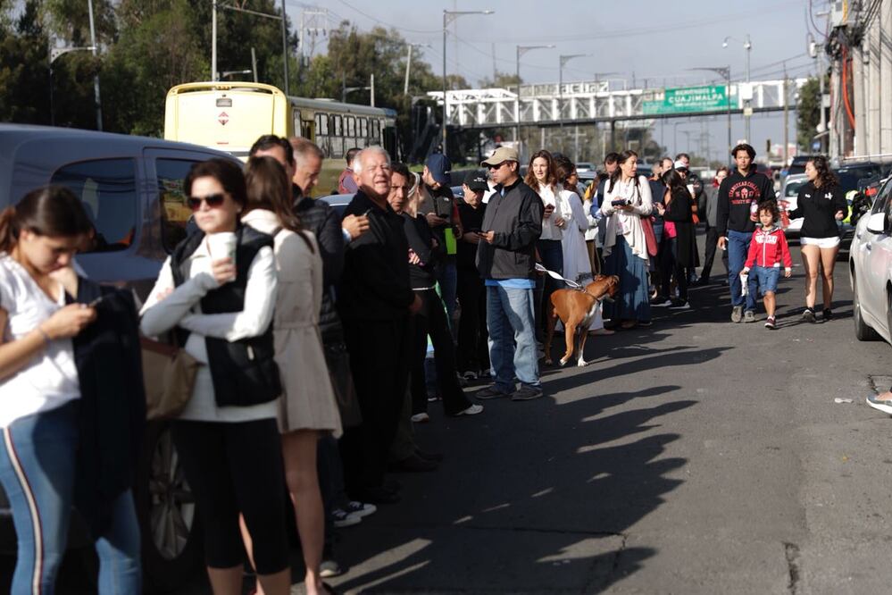Reportan retrasos en apertura de casillas en la CDMX. Foto: Iván Sthepens