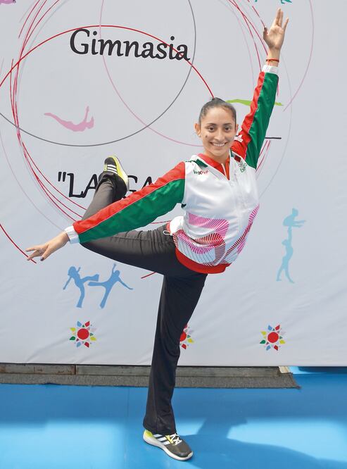 Diecisiete años en la gimnasia no han mermado la pasión de Karla. (FOTO: COM)