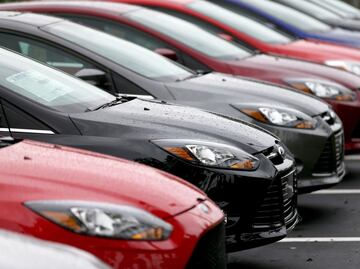 ¿Cómo decidir si comprar un coche nuevo o uno seminuevo?