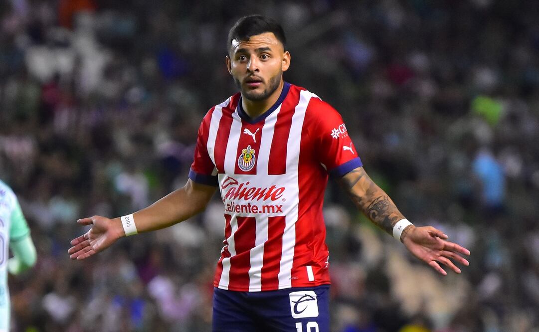 Afición de Chivas no quiere a Alexis Vega, le gritan “ya vete” a su llegada a la CDMX FOTO: IMAGO