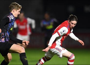 Marcelo Flores luce con gol y asistencia en la victoria del Arsenal