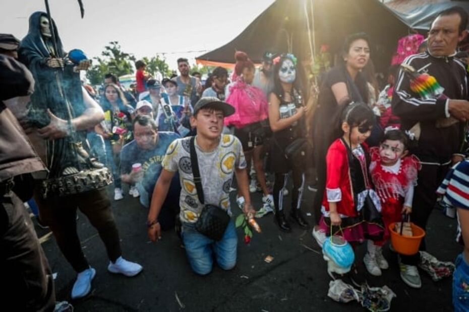 Barrio Bravo se llena de fieles de la Santa Muerte
