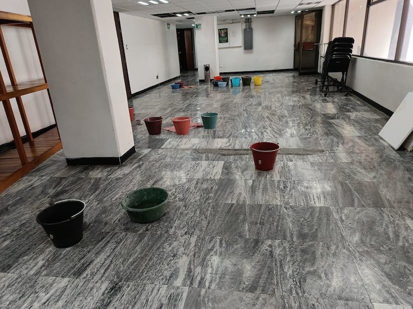 Cubetas en vez de mantenimiento mayor.
