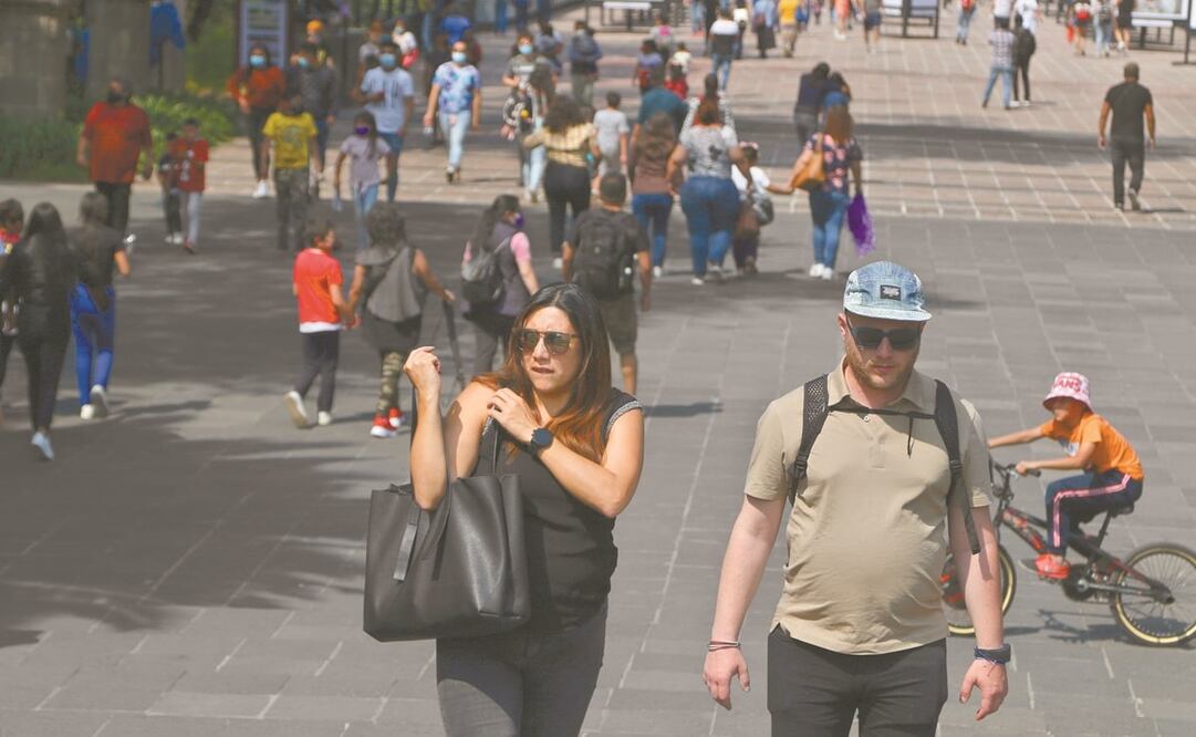 Con el nuevo semáforo, el uso del cubrebocas no es obligatorio, solamente como una sugerencia. Foto: Carlos Mejía. EL UNIVERSAL