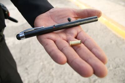 Hieren con "pluma pistola" a interno del Reclusorio Oriente