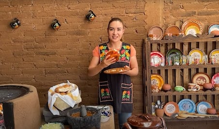 Prepara pambazos con la receta de la hija de Doña Ángela