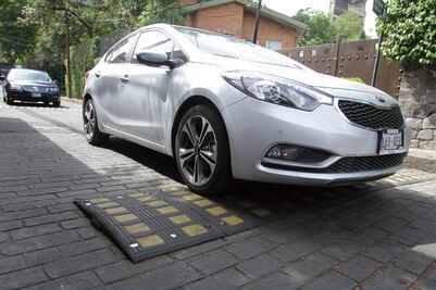 Topes en CDMX aumentan exposición a contaminantes y consumo de combustible: UNAM 