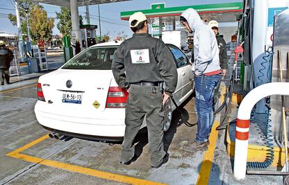 Silencio de los líderes ante alza a gasolinas