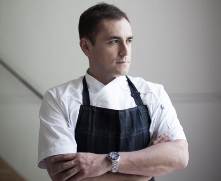 El chef Maycoll Calderón celebra el Día del Amor con una cena especial en Cuna