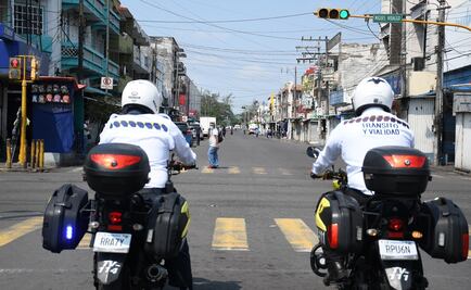 “¡Déjate infraccionar, qué te pasa!”, gritan mujeres en apoyo a una agente de tránsito 