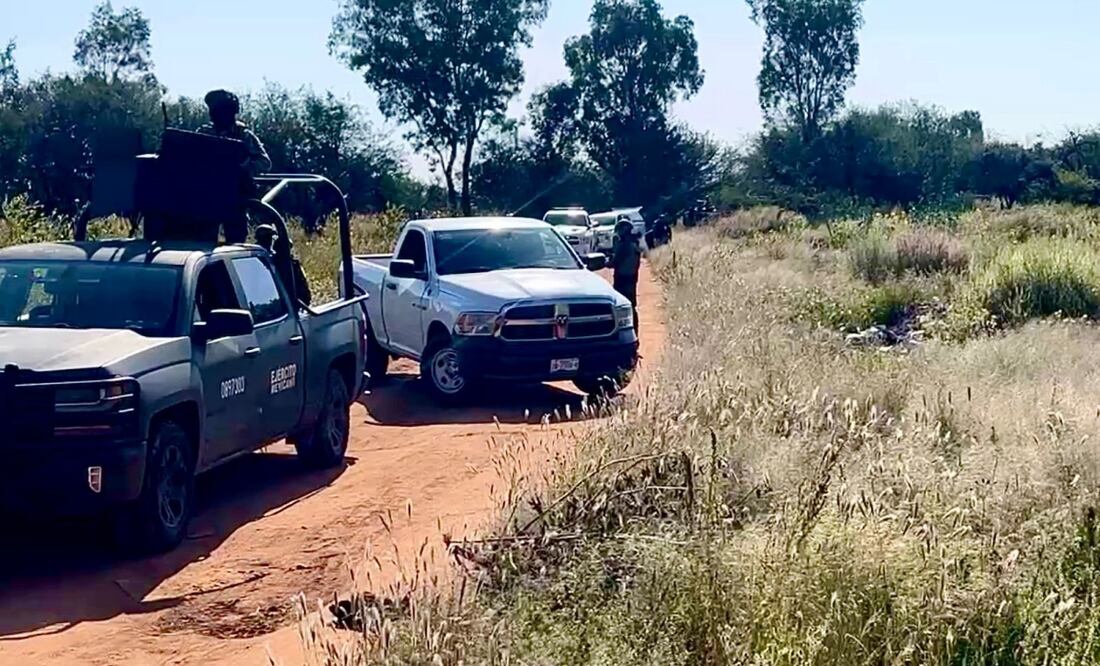 Personas que transitaban por la zona, reportaron el hallazgo de dos cuerpos en una brecha en Fresnillo, Zacatecas. (05/10/2024) Foto: Especial