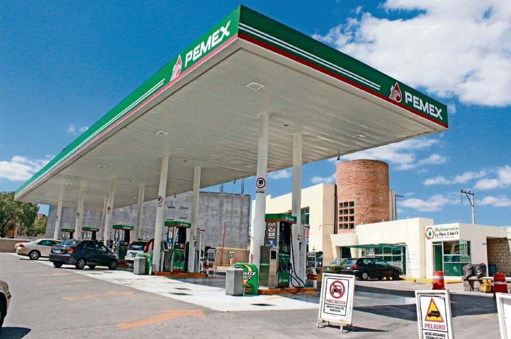 En mayo de 2006, Catalina Monreal fue aceptada como socia en Grupo Multiservicios La Plata, que maneja 7 gasolineras en Zacatecas (IRMA MEJÍA. EL UNIVERSAL)