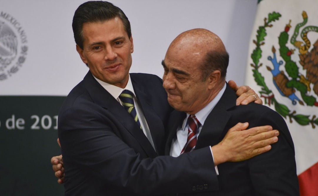 Enrique Peña Nieto, expresidente de México, cuando tomó protesta a Jesús Murillo Karam como Secretario de Desarrollo Agrario, Territorial y Urbano el 27 de febrero de 2015. Foto: Adolfo Vladimir/ Cuartoscuro