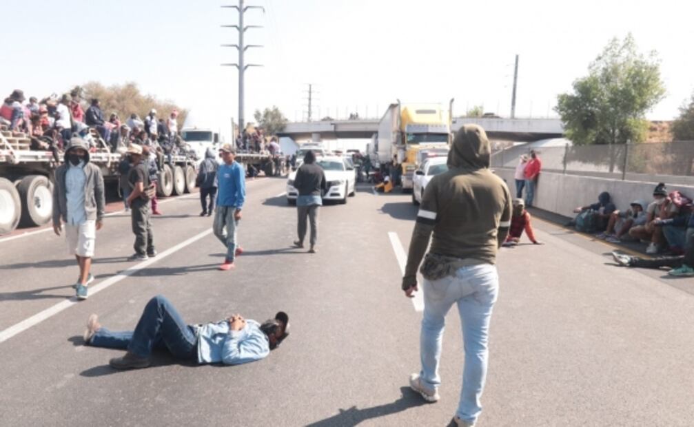 Caravana migrante causa caos vial en la México-Puebla