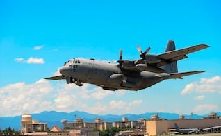 EU confirma 4 muertos entre tripulantes del avión de abastecimiento que se estrelló en Ira; viajaban seis personas