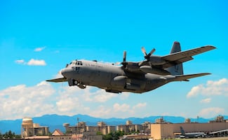 EU confirma 4 muertos entre tripulantes del avión de abastecimiento que se estrelló en Ira; viajaban seis personas