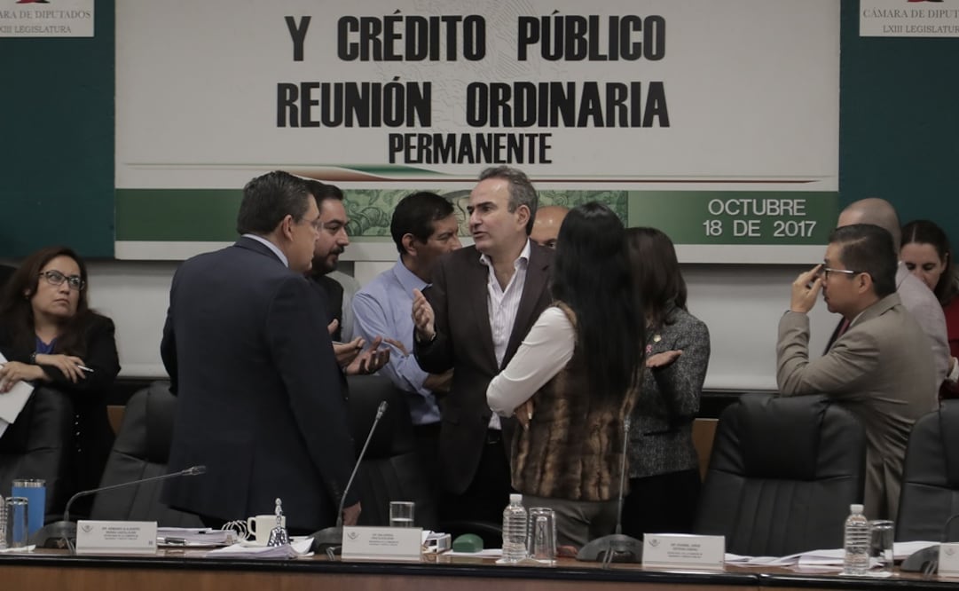 La Comisión de Hacienda se declaró en sesión permanente. /Alejandro Acosta - EL UNIVERSAL