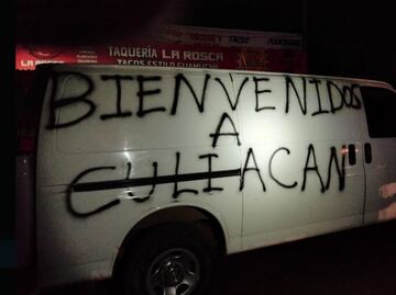 “Bienvenidos a Culiacán”: hallan varios cuerpos en una camioneta abandonada en la capital de Sinaloa