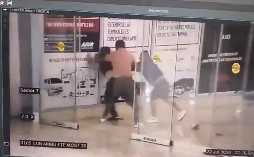 Los taxistas detenidos extorsionaron en dos ocasiones a la víctima. Foto: Especial