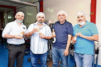 Neoleoneses se ponen “muy salsas” en Europa