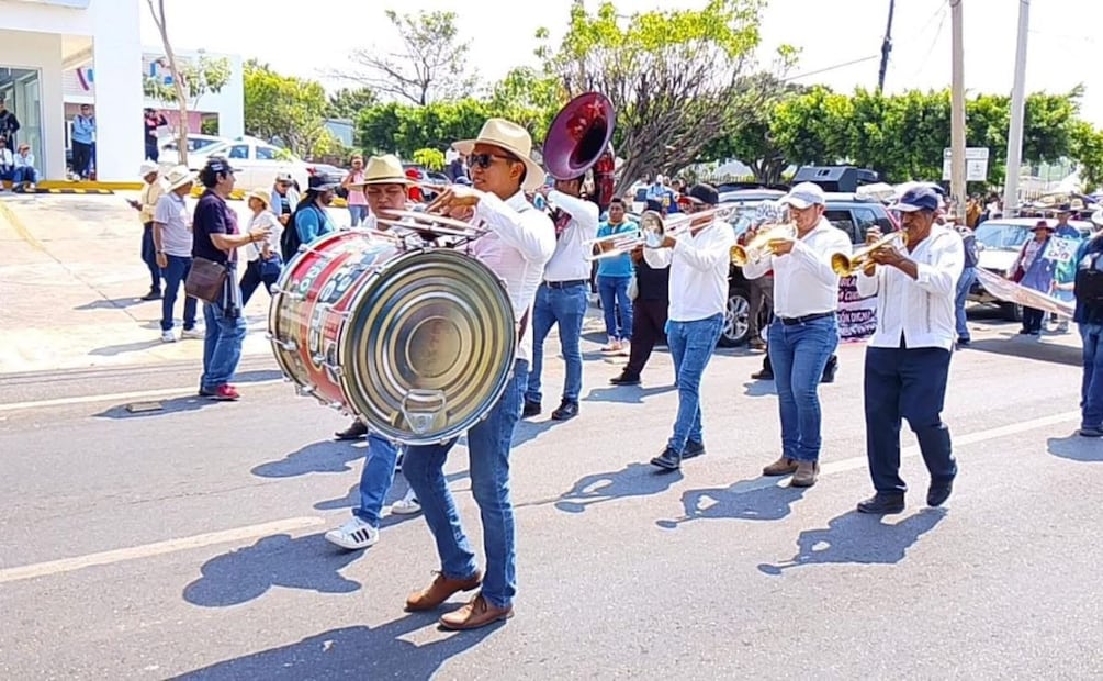 Miles de maestros de la sección 7 del Sindicato Nacional de Trabajadores de la Educación (SNTE) se movilizaron por las calles de Tuxtla. | Foto: Especial.