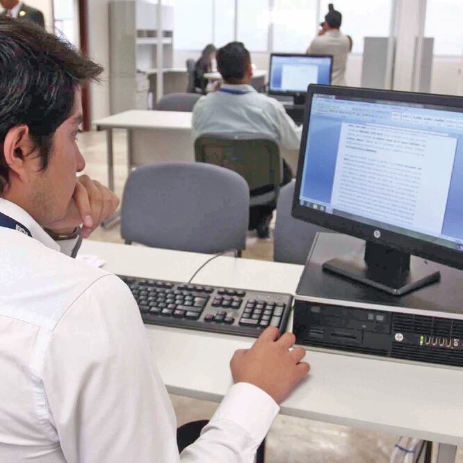 De acuerdo con expertos, son los mandos intermedios quienes ayudan a lograr objetivos en una empresa, por lo que su capacitación es fundamental (ARCHIVO EL UNIVERSAL)